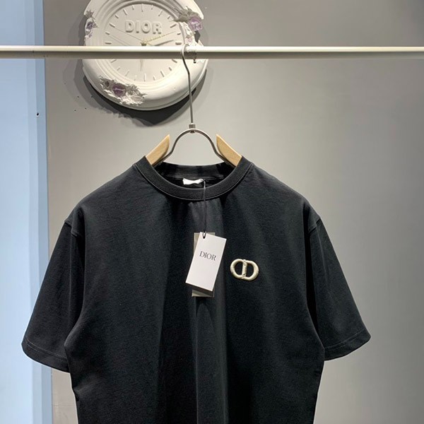 入手困難 ディオール CDアイコン Tシャツ 偽物 刺しゅう クルーネック 4色 013J600A0677
